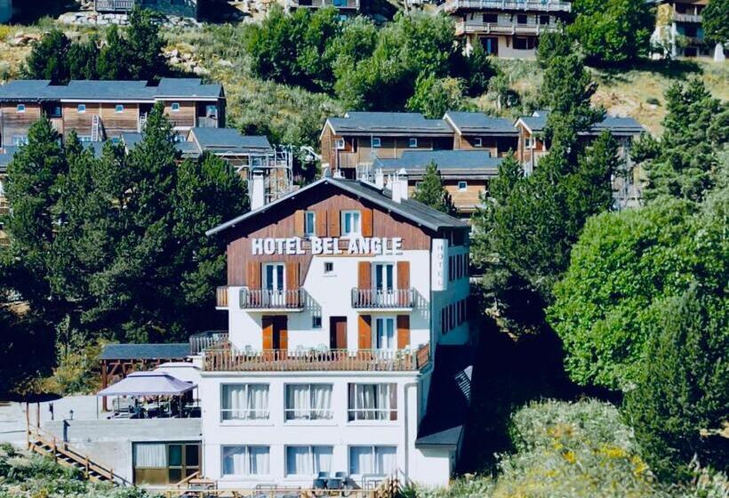 غرفة قياسية ثلاثية, Hôtel Bel Angle