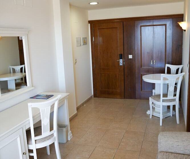 جناح, Ohtels Cabogata