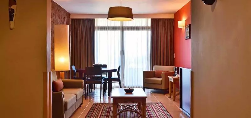 اتاق استاندارد با چشم‌انداز استخر, Pestana Tropico Ocean & City