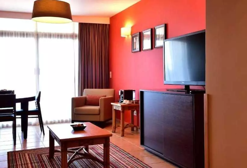 سوئیت کلاسیک, Pestana Tropico Ocean & City
