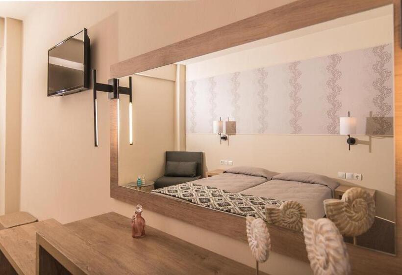 اتاق لوکس سه تخته, Petros