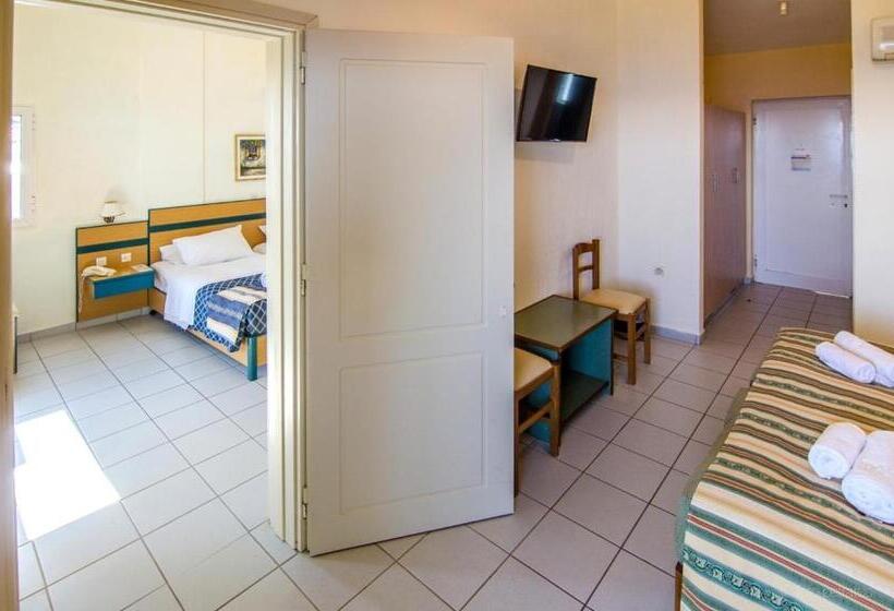 اتاق خانوادگی تودرتو, Porto Skala Hotel Village