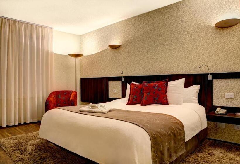 חדר ביזנס, Quality Hotel Curitiba