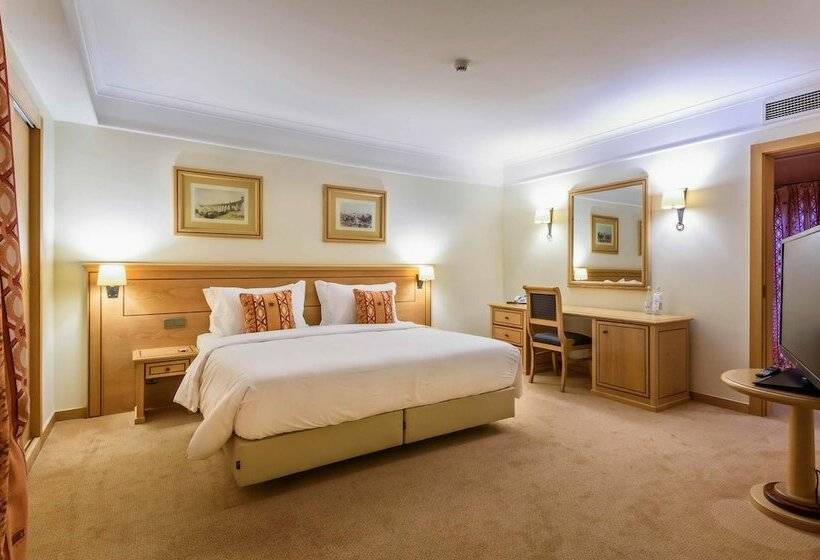 سوییت, Real Palacio