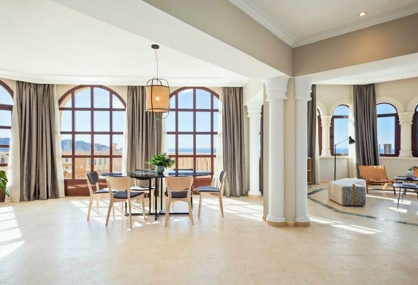 펜트하우스 룸, The Level At Melia Villaitana