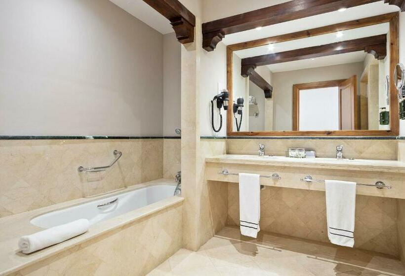 اتاق خانوادگی, The Level At Melia Villaitana