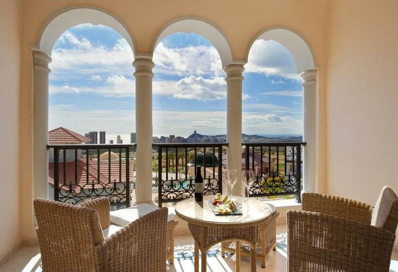 سوئیت رویال, The Level At Melia Villaitana