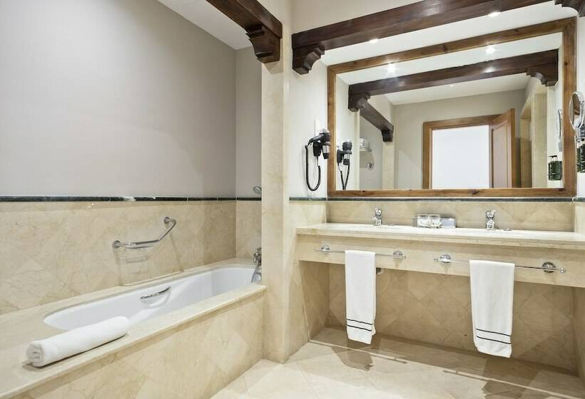 패밀리 룸, The Level At Melia Villaitana