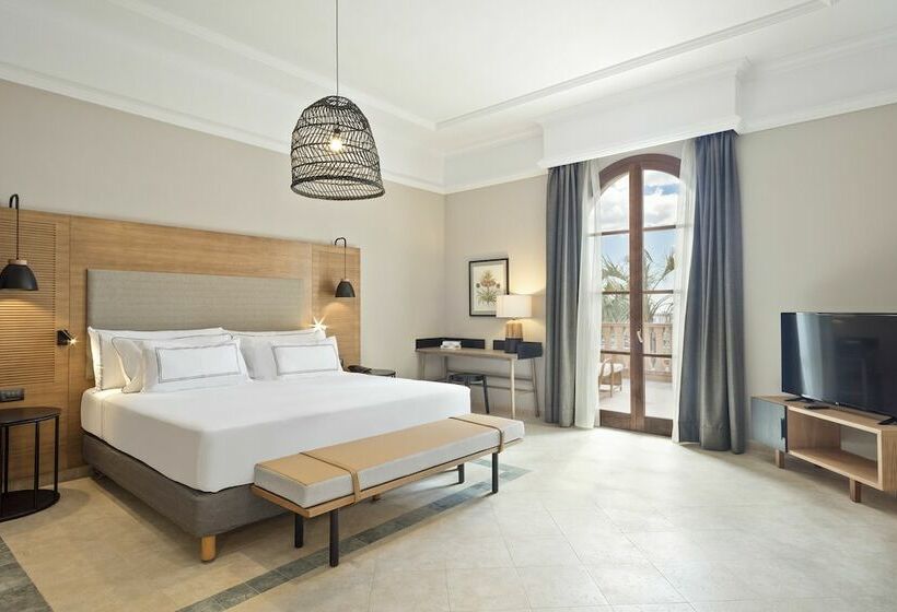 سوئیت رویال, The Level At Melia Villaitana