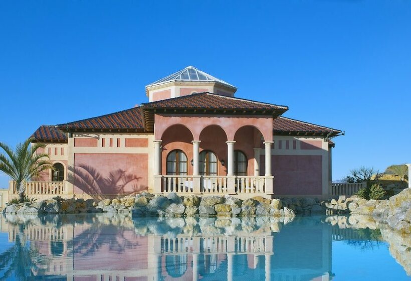 سوئیت رویال, The Level At Melia Villaitana