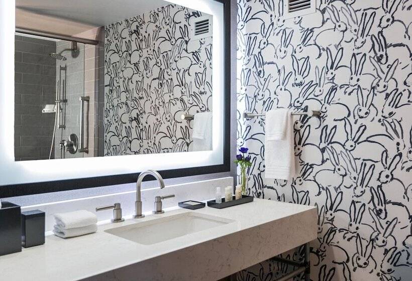 חדר דלוקס, The Lindy Renaissance Charleston