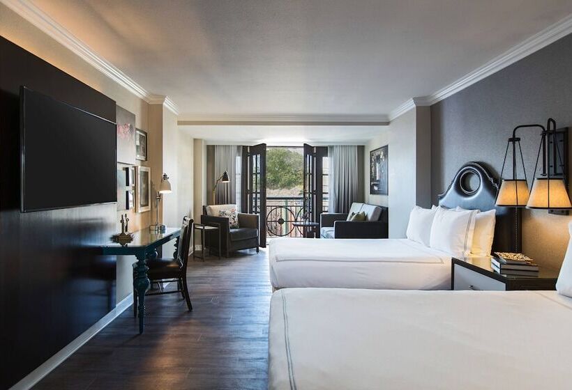 חדר סטנדרט שתי מיטות זוגיות, The Lindy Renaissance Charleston