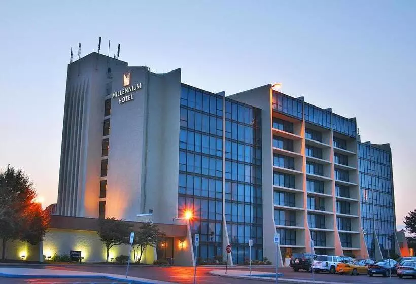 キングサイズベッドのデラックスルーム, M Hotel Buffalo