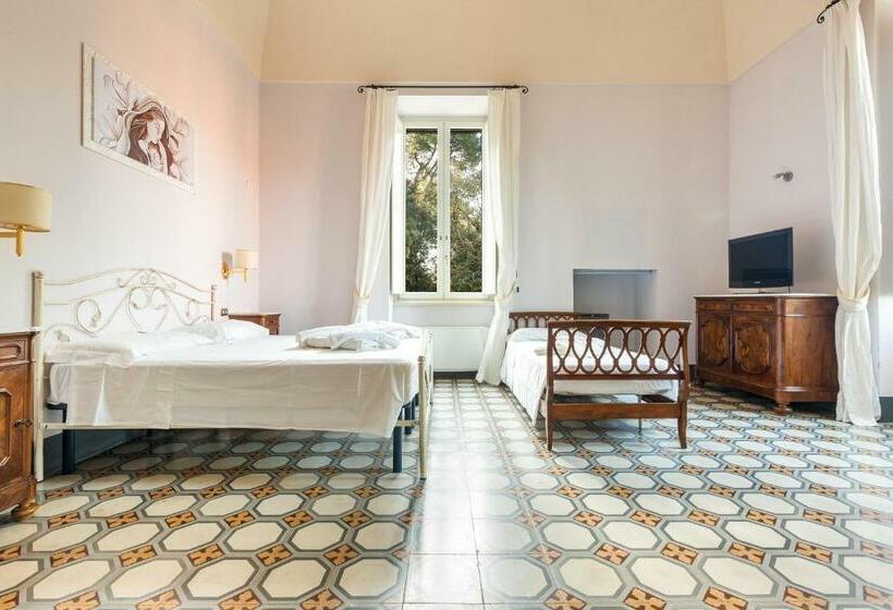 غرفة قياسية ثلاثية, B&b Luxury Da Salvatore