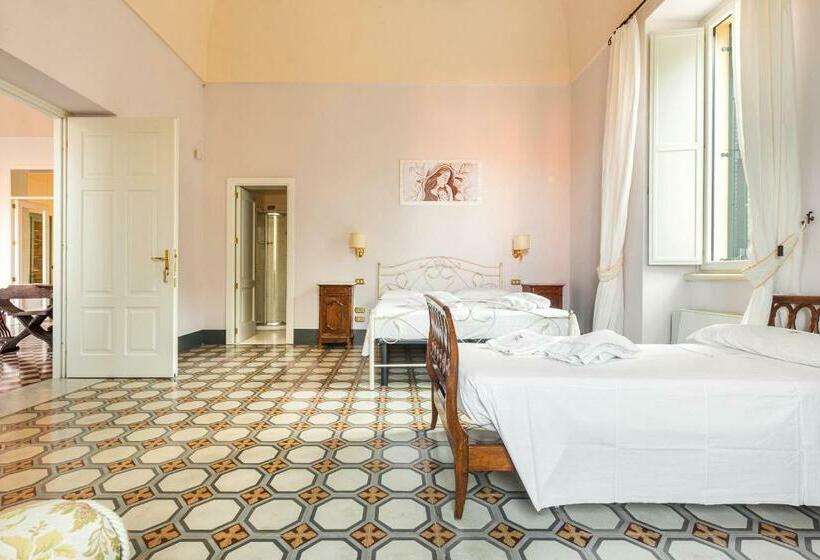 غرفة قياسية ثلاثية, B&b Luxury Da Salvatore