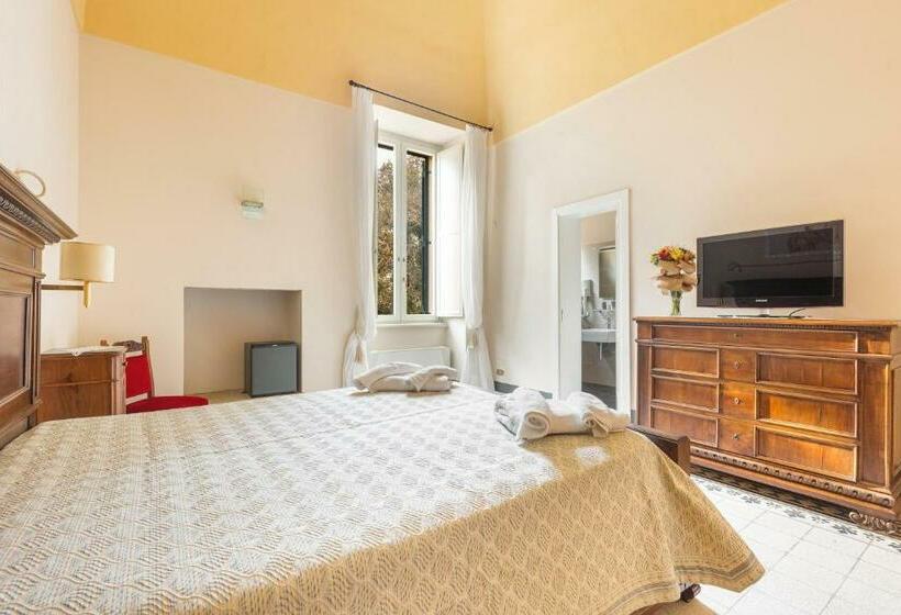 غرفة قياسية ثلاثية, B&b Luxury Da Salvatore