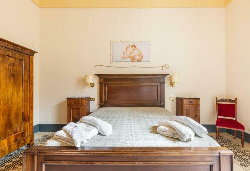 غرفة قياسية ثلاثية, B&b Luxury Da Salvatore