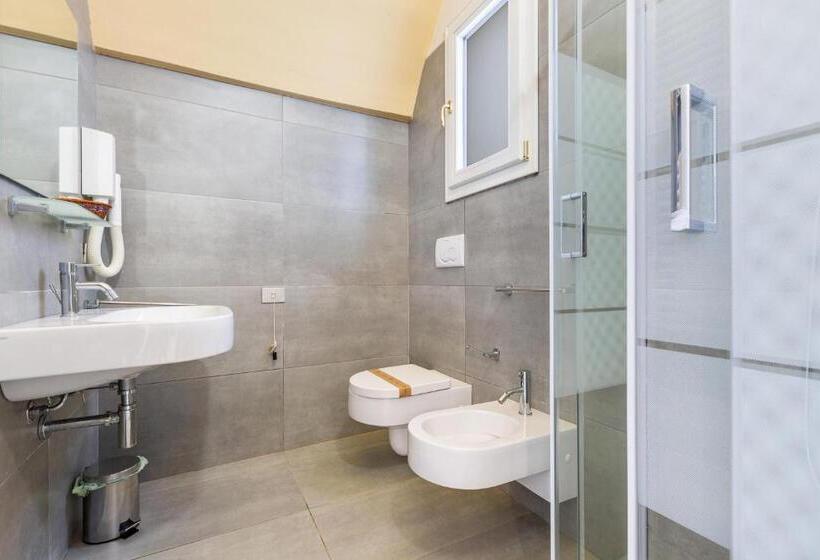 غرفة قياسية رباعية, B&b Luxury Da Salvatore