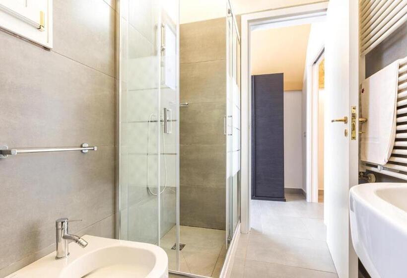 غرفة قياسية رباعية, B&b Luxury Da Salvatore