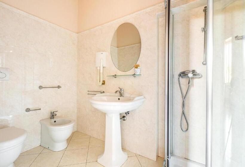 غرفة قياسية رباعية, B&b Luxury Da Salvatore