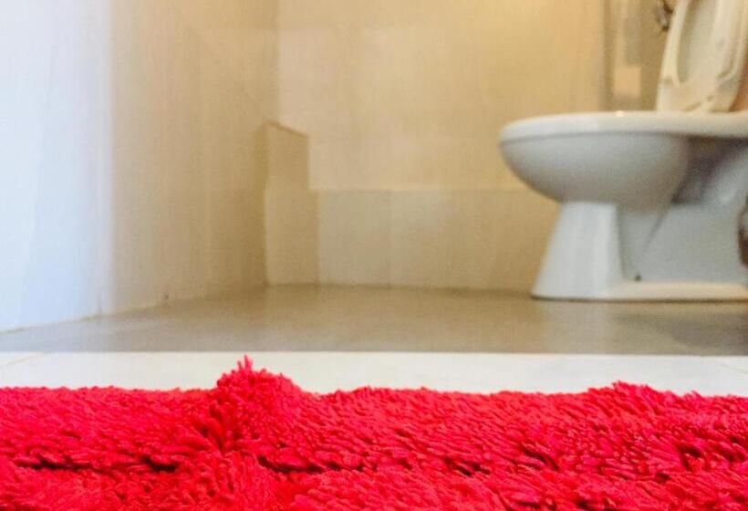 غرفة ديلوكس مطلّة علي البحر, Hill Cottage B&b