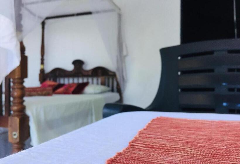 غرفة ديلوكس مطلّة علي البحر, Hill Cottage B&b