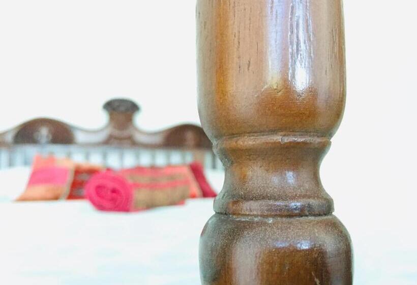 غرفة ديلوكس مطلّة علي البحر, Hill Cottage B&b