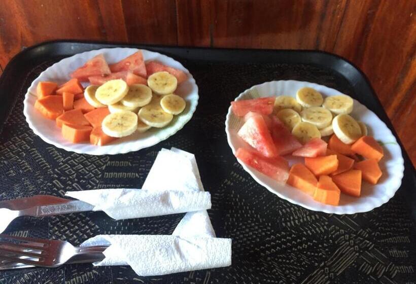 غرفة ديلوكس مطلّة علي البحر, Hill Cottage B&b