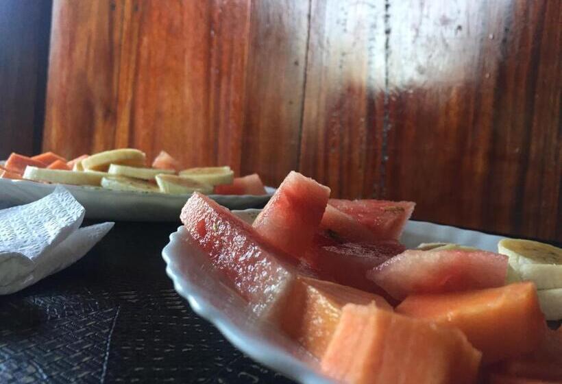 غرفة ديلوكس مطلّة علي البحر, Hill Cottage B&b