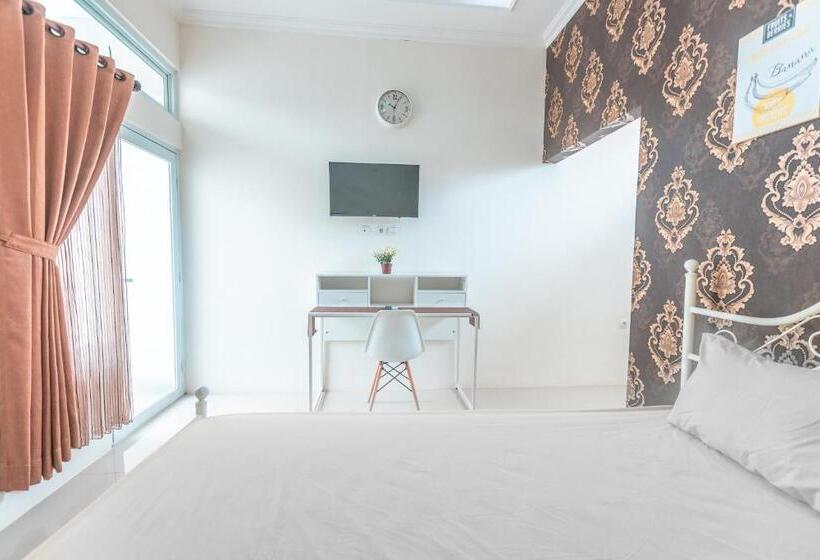 Delüks Oda, Oyo Life 2658 Kost Rasyamada