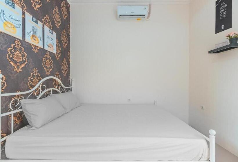 Delüks Oda, Oyo Life 2658 Kost Rasyamada