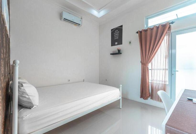 חדר דלוקס, Oyo Life 2658 Kost Rasyamada