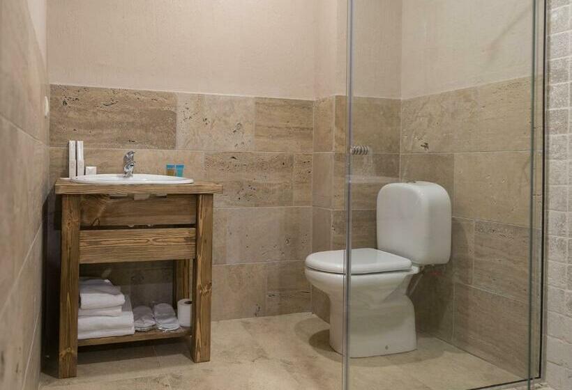 کلبه ییلاقی, Apricot Aghveran Resort