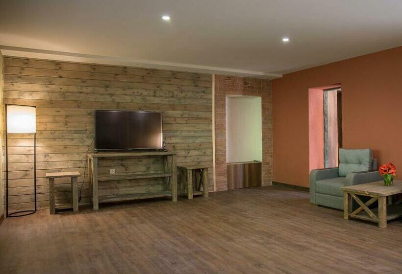 کلبه ییلاقی, Apricot Aghveran Resort