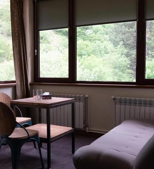 اتاق استاندارد, Apricot Aghveran Resort