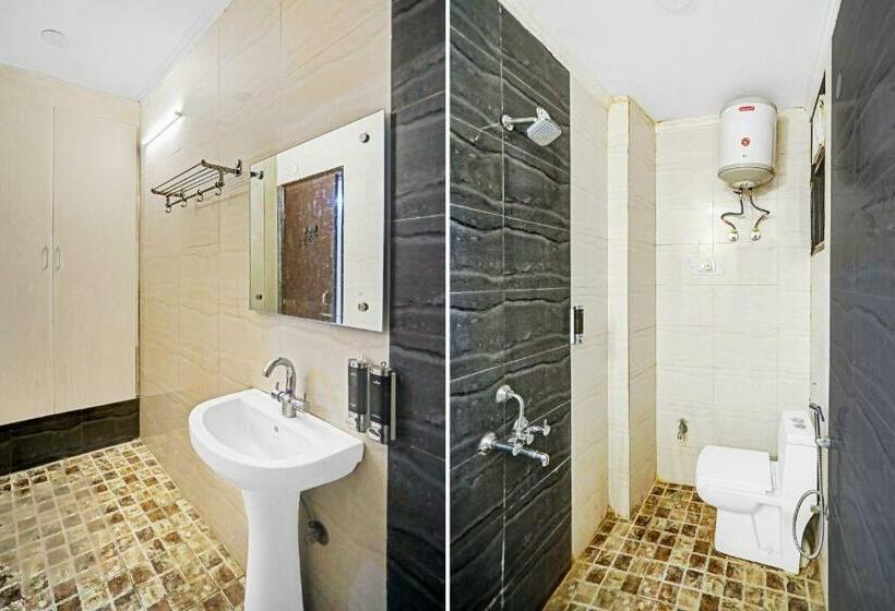 חדר קלאסי לשלושה, Super Collection O Agniv Residency Near Saket Metro