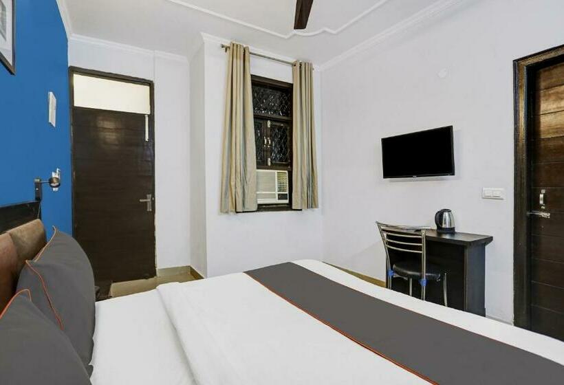 חדר קלאסי לשלושה, Super Collection O Agniv Residency Near Saket Metro