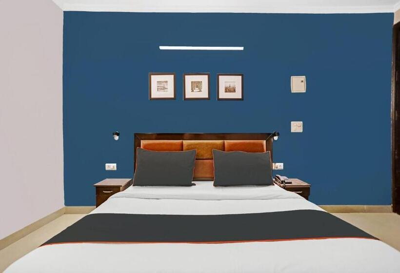 חדר קלאסי לשלושה, Super Collection O Agniv Residency Near Saket Metro