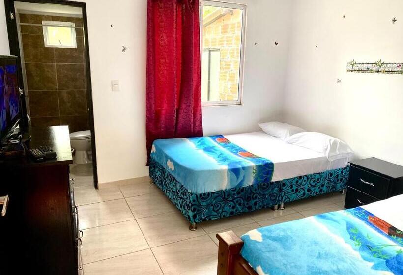 Номер Стандарт Трехместный, Finca Hotel Los Cocos