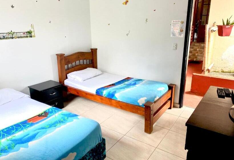 Номер Стандарт Трехместный, Finca Hotel Los Cocos