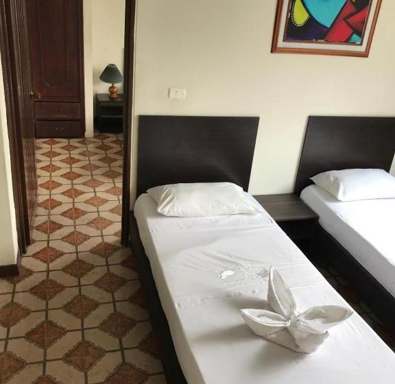 Четырехместный Номер Superior, San Nicolás Plaza