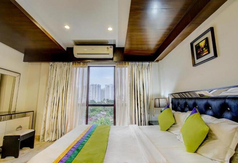 Номер Deluxe, Treebo Soho Newtown