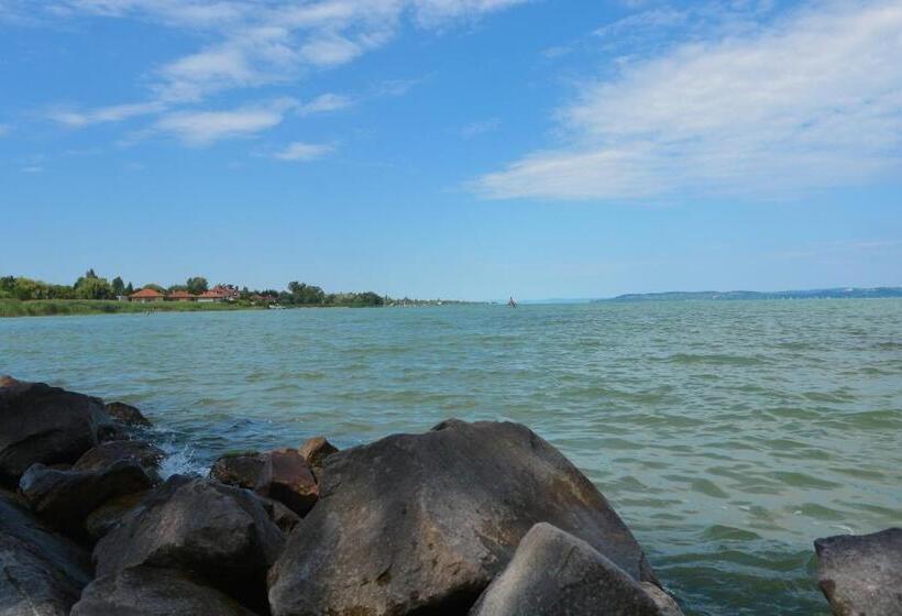 آپارتمان 2 خوابه, Sun Dial Apartman