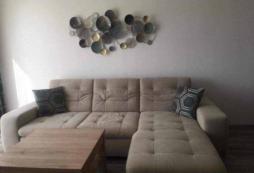 آپارتمان 2 خوابه, Sun Dial Apartman