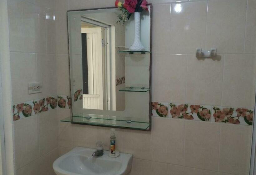 スタンダードトリプルルーム, Posada Miss Portia