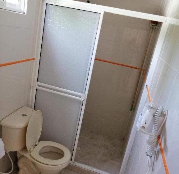 スタンダードトリプルルーム, Posada Miss Portia