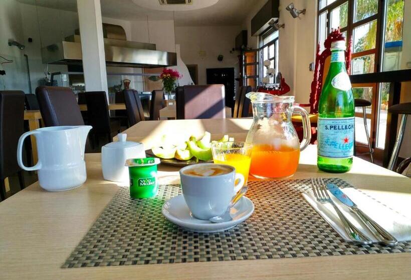 جناح جونيور مزوَّد بتراس, Masseria Le Dimore