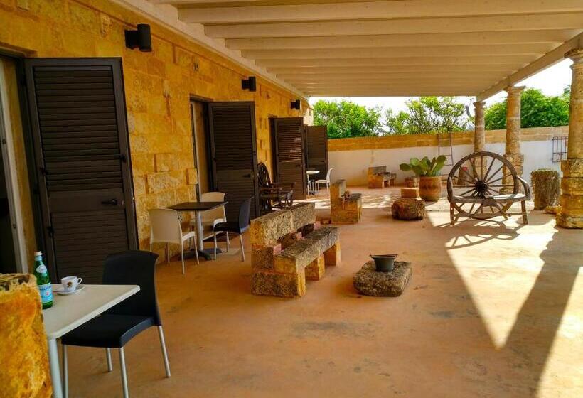 جناح مطلّ علي حمام السباحة, Masseria Le Dimore