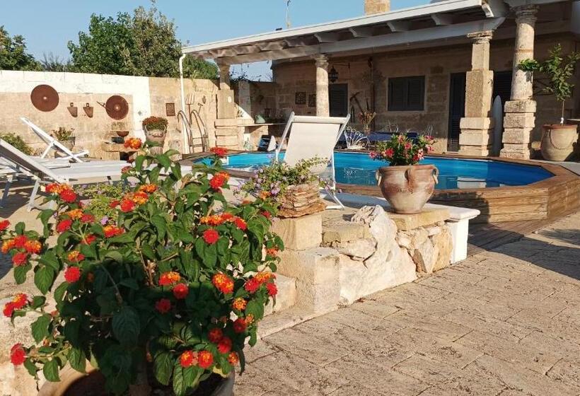 جناح جونيور مطلّ علي حمام السباحة, Masseria Le Dimore