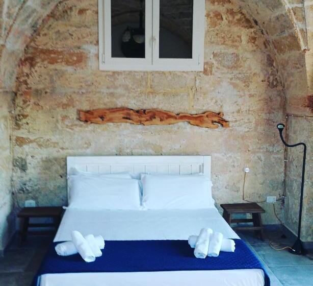 جناح جونيور مطلّ علي حمام السباحة, Masseria Le Dimore